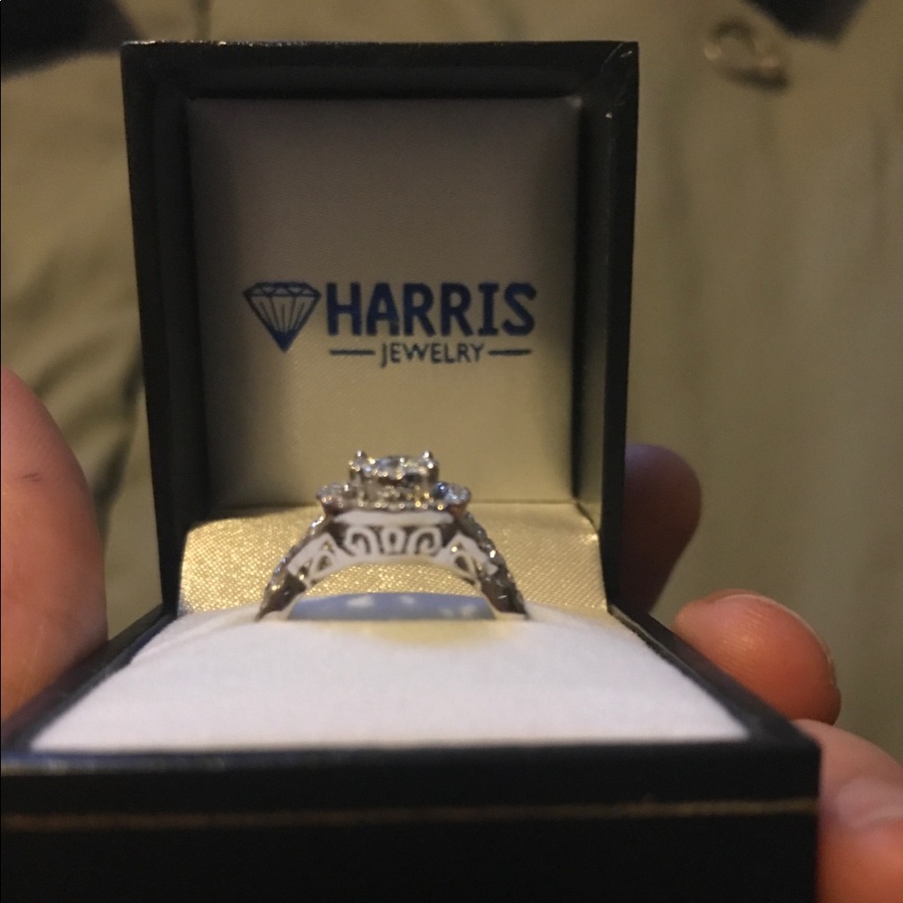 Wedding/Engagement ring - Picture 2 of 3
